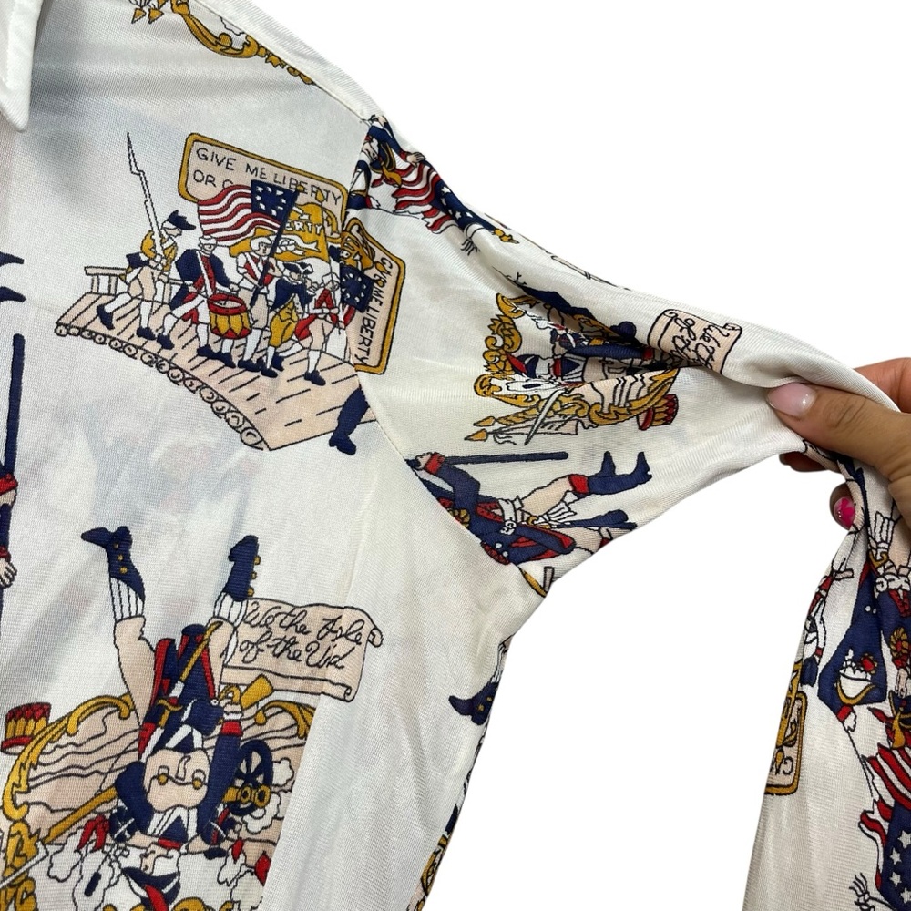 Vintage Martell 1776 Independence Day American Revolution Print Point Neck Sz M - Picture 8 of 15
